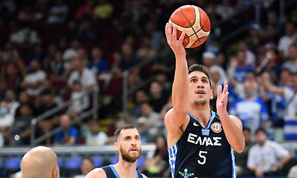 Λαρεντζάκης: «Όλη η ομάδα πήγε πολύ καλά επιθετικά - Έχουμε μεγάλα περιθώρια βελτίωσης»