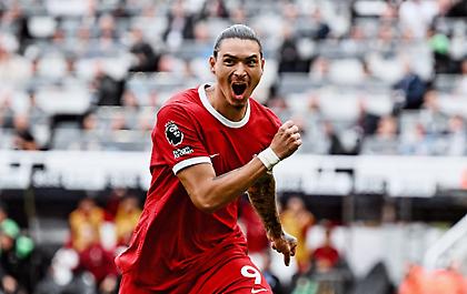 Ηρωική Λίβερπουλ, πέρασε με ανατροπή και… σούπερ Νούνιες από το Νιούκαστλ!