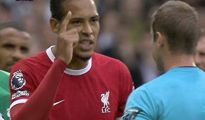 Έξαλλος με τον διαιτητή για την αποβολή του ο Φαν Ντάικ: «Είσαι μία γ@μ…νη ντροπή»!