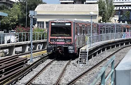 Νεκρή η γυναίκα που έπεσε στις γραμμές του σταθμού «Βικτώρια»