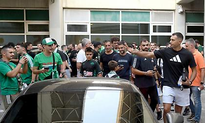 Χαμός για Σλούκα στην «πρώτη» του Παναθηναϊκού: Οπαδοί ζήτησαν να βγει έξω για να τον αποθεώσουν!