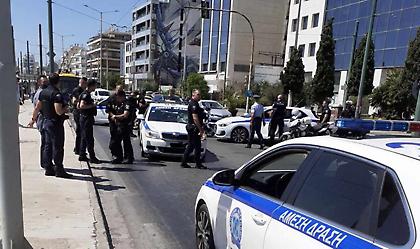 Νεκρός ο άνδρας που παρασύρθηκε από περιπολικό στο Μοσχάτο