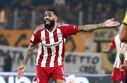 «Η Φούλαμ βλέπει τον Εμβιλά για τη θέση του Παλίνια - Στη λίστα και της Μαρσέιγ»