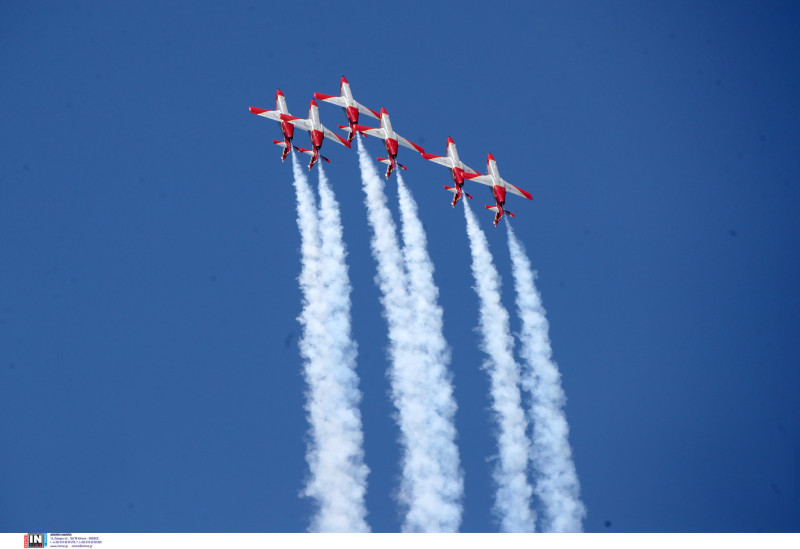 Athens Flying Week: Εικόνες από τo αεροπορικό σόου