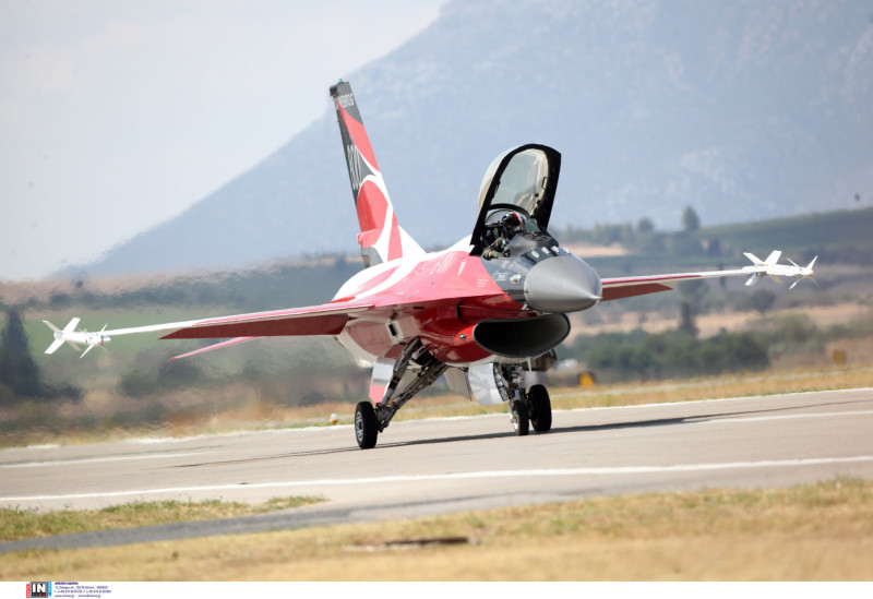 Athens Flying Week: Εικόνες από τo αεροπορικό σόου