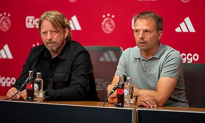 Μπηχτές από τον προπονητή του Άγιαξ για τις μεταγραφές που έκανε ο Μίσλιντατ!