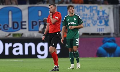 Ο Μάικλ Όλιβερ σφυρίζει στο Ολλανδία-Ελλάδα