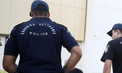 Τρεις συλλήψεις για πυρσούς, καπνογόνο και βεγγαλικά έξω από το Πανθεσσαλικό