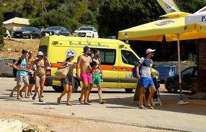 Ακόμη ένας πνιγμός στη θάλασσα: 67χρονη ανασύρθηκε χωρίς τις ασθήσεις της στη Χερσόνησο Ηρακλείου