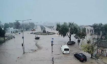 Βιβλική καταστροφή στη Μαγνησία: Ένας νεκρός, ένας αγνοούμενος, ανυπολόγιστες καταστροφές