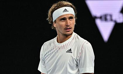 Αποβλήθηκε θεατής που τραγούδησε τον… ύμνο των Ναζί με καταγγελία του Τσβέρεφ!