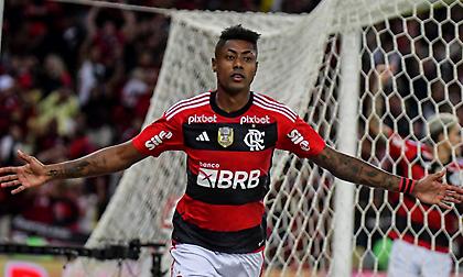 Νικολακόπουλος: «Ο…  καπνός για Μπρούνο Ενρίκε και ο φιτ Ποντένσε»