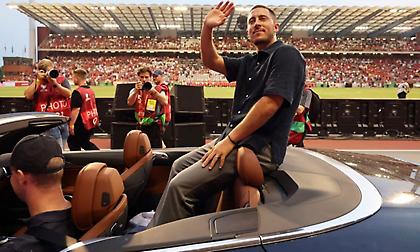 Αζάρ: «Ήρθε η ώρα να απολαύσω τη ζωή πίνοντας μπύρες»