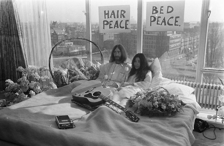 Beatles: Σε δημοπρασία σπάνια αναμνηστικά αξίας 8 εκ. δολαρίων