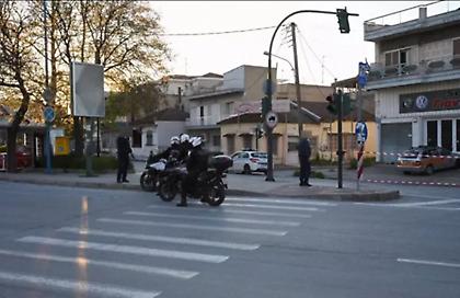 Λάρισα: Συμπλοκή με πυροβολισμούς έξω από σχολείο στη συνοικία της Νέας Σμύρνης - Τρεις τραυματίες