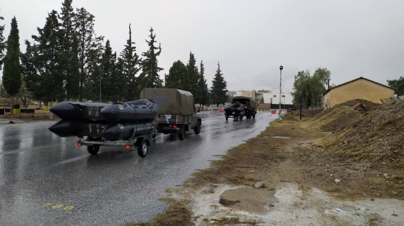 Θεσσαλία: Ο στρατός στέλνει λέμβους και τεθωρακισμένα