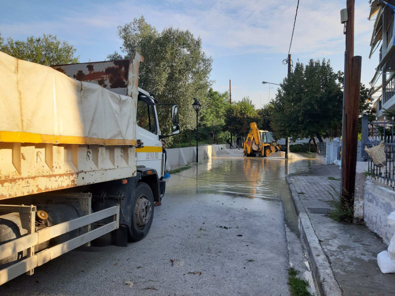 Ανησυχία για το «φουσκωμένο» Πηνειό