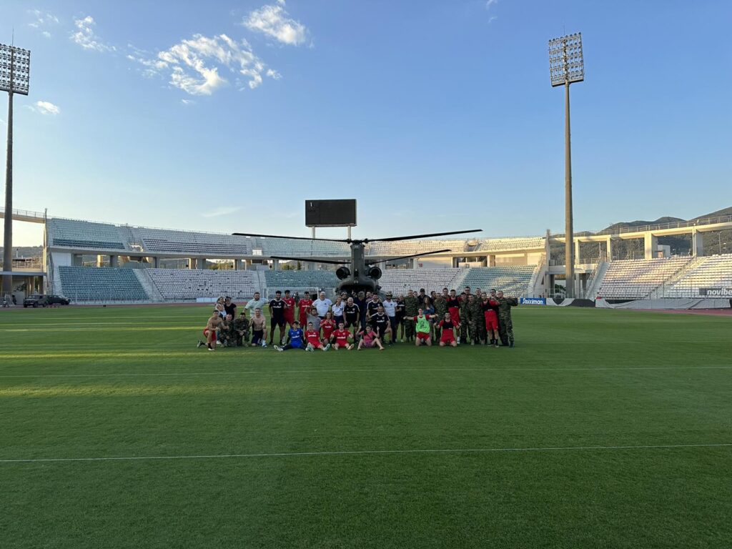 Βόλος: Γέμισαν ένα σινούκ με είδη πρώτης ανάγκης