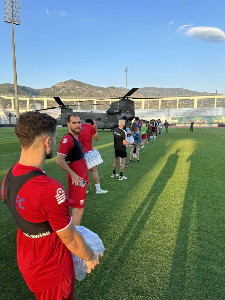 Βόλος: Γέμισαν ένα σινούκ με είδη πρώτης ανάγκης