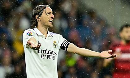 Μόντριτς: «Περίεργο να μην παίζω βασικός στη Ρεάλ. Θα δω τι θα κάνω»