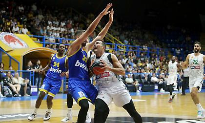 Οι καλύτερες στιγμές του «διπλού» Σλούκα κόντρα στο Περιστέρι bwin