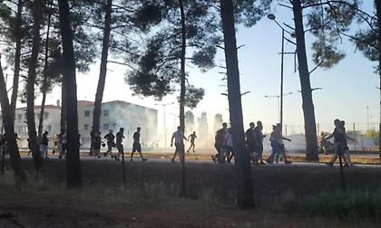 Επεισόδια στη Λάρισα: Έξι τραυματίες αστυνομικοί στο νοσοκομείο και δεκάδες προσαγωγές