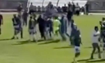 Βίντεο ντοκουμέντο από τα επεισόδια στο Πανθρακικός-Εθνικός: Η στιγμή της επίθεσης στον Γεωργούση!