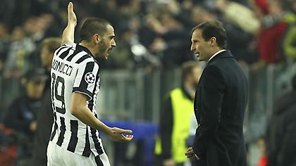 Πληρωμένη απάντηση του Αλέγκρι σε Μπονούτσι: «Οι σαπουνόπερες παίζουν στο κανάλι 5»