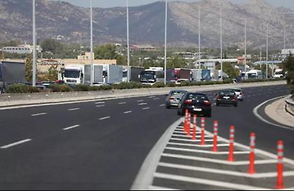 Διακοπή κυκλοφορίας στη λεωφόρο Μαρκοπούλου-Ωρωπού λόγω πυρκαγιάς
