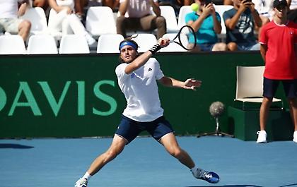 Στέφανος Τσιτσιπάς αντί Περβολαράκη στο διπλό του Davis Cup-Έγιναν μπλε τα καθίσματα