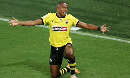 Η ΑΕΚ «φωνάζει» για τη φάση του 12': «Υπήρξε αμέσως νωρίτερα πέναλτι στον Ελίασον»