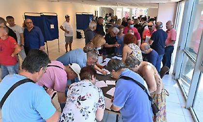 ΣΥΡΙΖΑ: Σε εξέλιξη η «μάχη» για την εκλογή νέου προέδρου- Στις 115.000 ψήφους η συμμετοχή