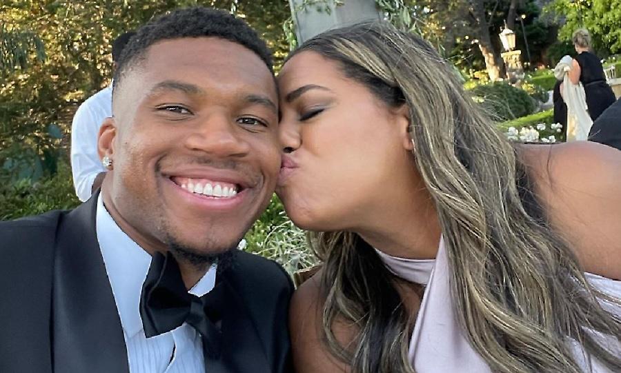 Η… συμφωνία Γιάννη Αντετοκούνμπο με τη γυναίκα του: «Μπορούμε να είμαστε για άλλα 100 χρόνια μαζί;»