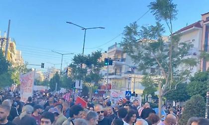 Δέκα χρόνια από τη δολοφονία του Παύλου Φύσσα: Μεγάλη πορεία στο Κερατσίνι