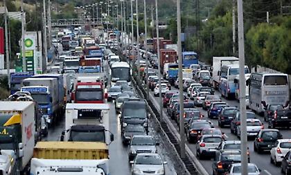 Μποτιλιάρισμα και σήμερα στους δρόμους της Αθήνας: Ουρά 13 χιλιομέτρων στην Κηφισού