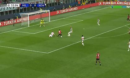 Τα έκανε όλα τέλεια, αλλά πήγε να σκοράρει με τακουνάκι και έκανε τσαφ ο Λεάο!