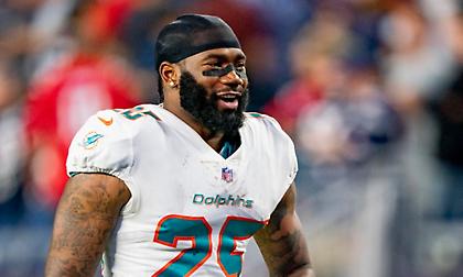 Σούπερ σταρ του NFL φέρεται να άφησε ταυτόχρονα τέσσερις γυναίκες έγκυες