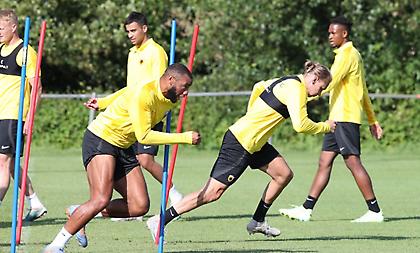 ΑΕΚ: «Ζυγίζει» τις επιλογές του στα μετόπισθεν ενόψει Μπράιτον ο Αλμέιδα