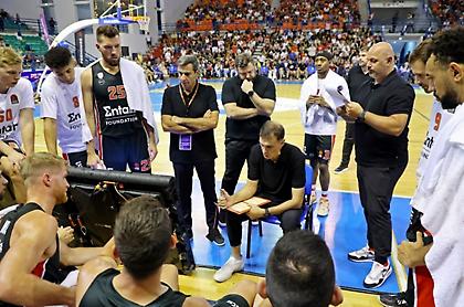 Ολυμπιακός: Ο Πίτερς που βγήκε από τη σκιά, η κολώνα Μιλουτίνοφ και οι σταθερές αρχές