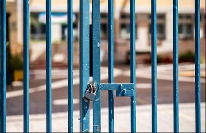 Επεισόδια με ανήλικους σε Ταύρο και Άγιο Δημήτριο - Επτά συλλήψεις