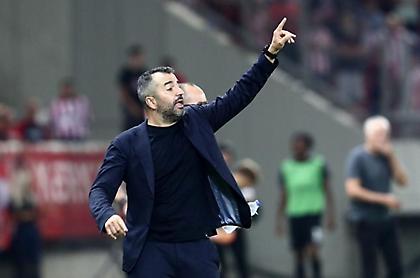 Μαρτίνεθ στους παίκτες του Ολυμπιακού: «Κανείς δεν θα μας χαριστεί»