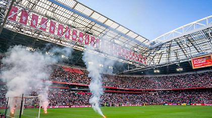 Έστησε πάρτι στο ντέρμπι με τον Άγιαξ η Φέγενορντ και το… οδήγησε σε διακοπή!