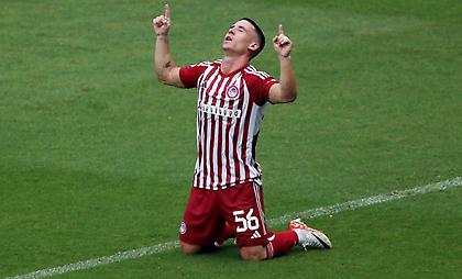 Πρώτο γκολ μετά από τέσσερα χρόνια με τα ερυθρόλευκα για Ποντένσε και δεύτερο με κεφαλιά!