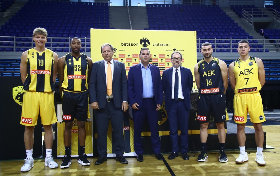 ΑΕΚ: Αποκαλυπτήρια στις νέες φανέλες