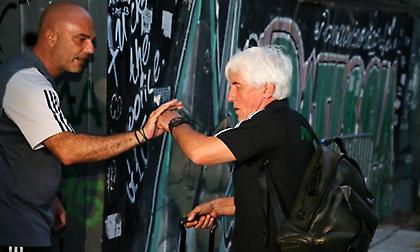 Η άφιξη και η πρώτη βόλτα ΑΕΚ και Παναθηναϊκού στη Λεωφόρο