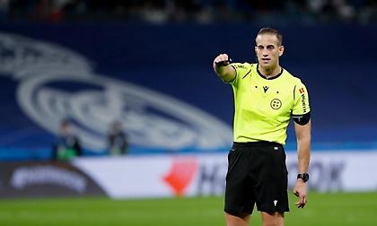 Το επίσημο κανάλι της Ρεάλ Μαδρίτης κατηγόρησε τον διαιτητή του αγώνα με την Ατλέτικο για διαφθορά