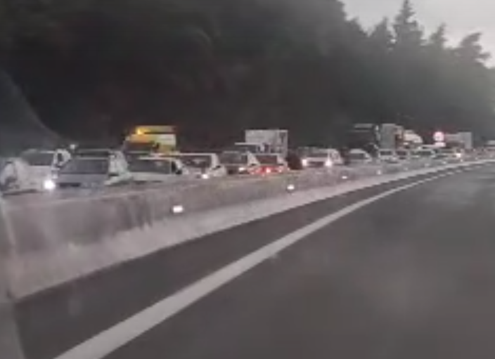 Εθνική Πατρών-Κορίνθου: Κλειστό λόγω κατολίσθησης στο Αίγιο