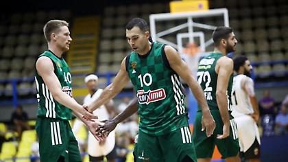 Παναθηναϊκός: Η συγκινητική κίνηση Σλούκα στην απονομή