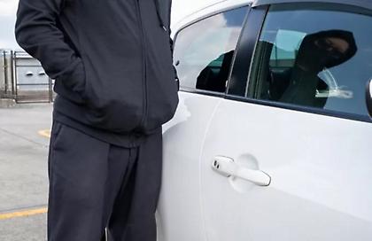 Συνελήφθησαν δυο ανήλικοι που αποπειράθηκαν να ληστέψουν άλλους ανήλικους στον ηλεκτρικό