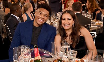 Ο Γιάννης Αντετοκούνμπο φόρεσε ροζ παπούτσια με το όνομα της κόρης του